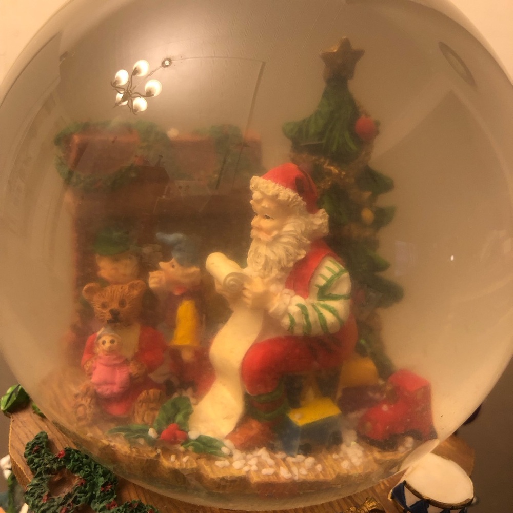 Snowglobe - Picture 6 of 11